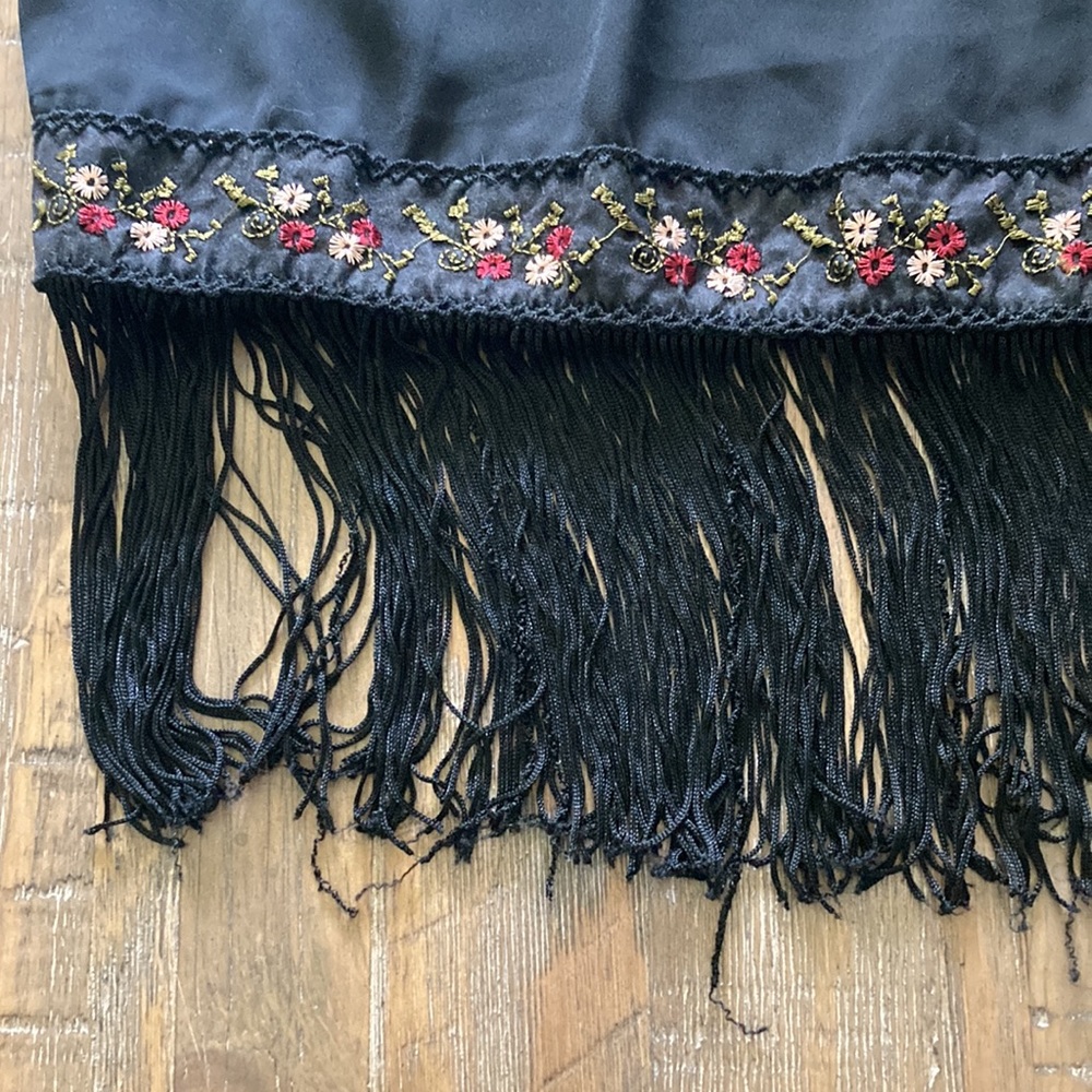 Embroidered & Fringe Tank - Picture 7 of 8